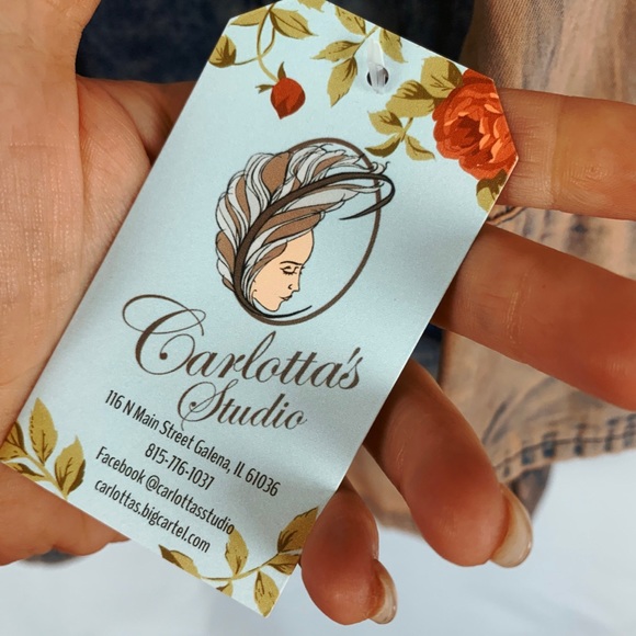 One of a kind Boutique find! Embellished button and pocketed button down! Size L - Picture 7 of 8